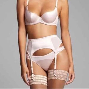 L’Agent by Agent Provocateur Penelope Suspender